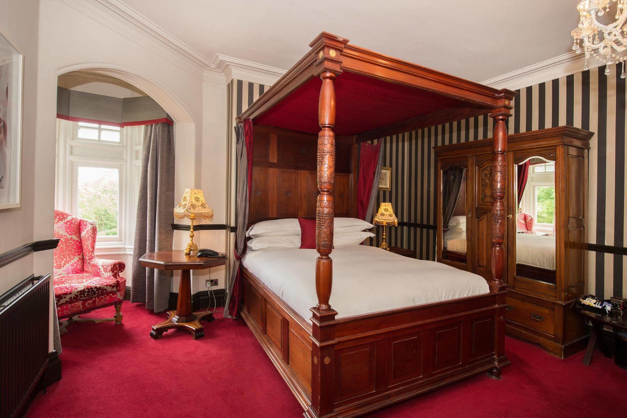 Balmoral Hotel Харрогейт Экстерьер фото