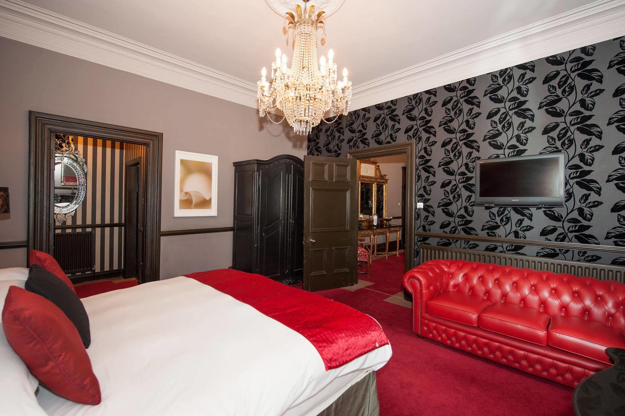 Balmoral Hotel Харрогейт Экстерьер фото